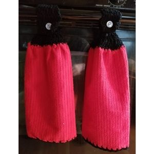 Set of 2 red and black tea towels